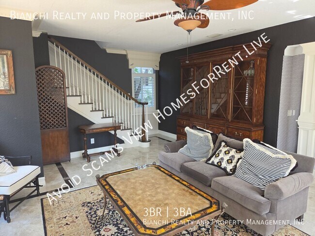 Building Photo - 1132 Ridge Dr