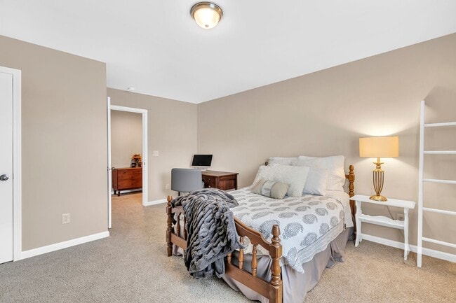 Building Photo - Beautiful 4BR Townhome in Mauldin - Whispe...