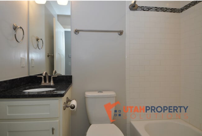 Building Photo - 330 E Sherman Ave