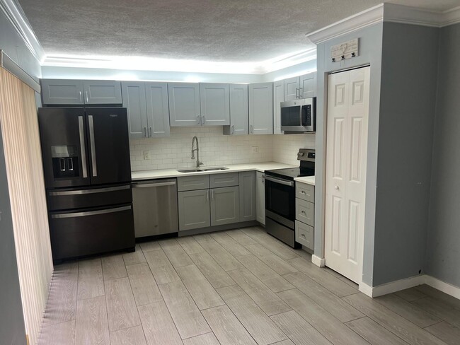 Building Photo - 1614 Forest Lakes Cir