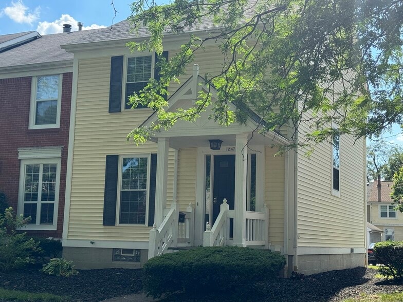 Front - 1247 Pennsylvania Ave