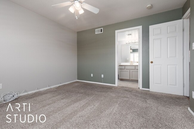 Building Photo - Beautiful 2-bedroom 2-bathroom condo by th...