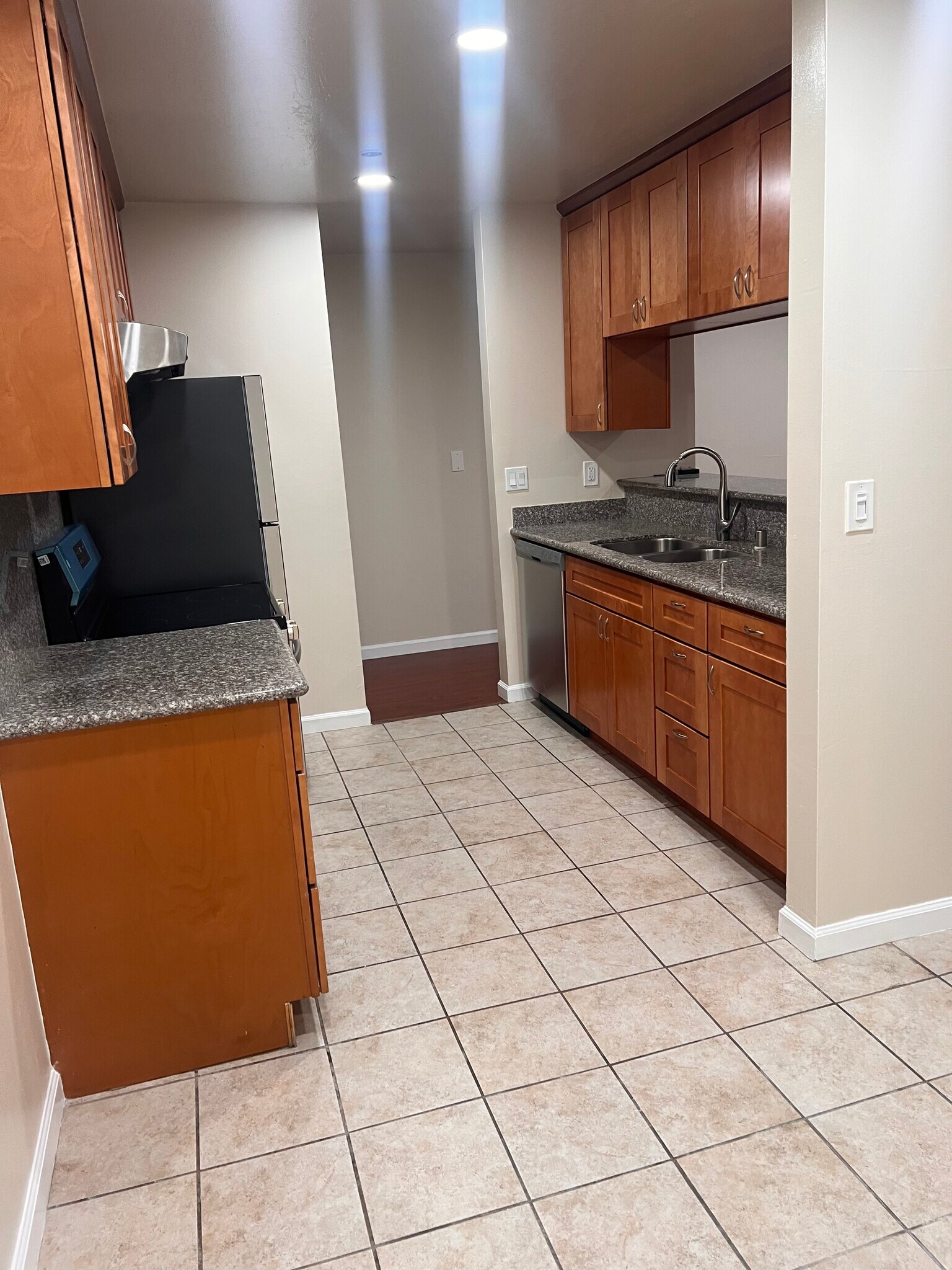 Building Photo - 281 Juana Ave