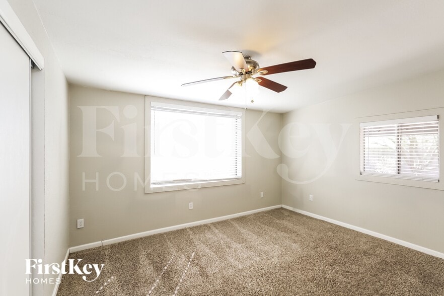 Building Photo - 14838 N 38th St