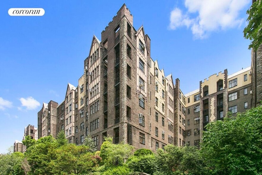 Building Photo - 116 Pinehurst Ave