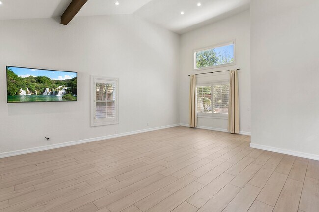 Building Photo - Beautiful 4-Bedroom Home with Private Pool...