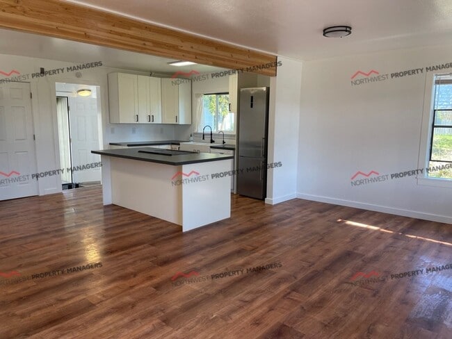 Building Photo - STATUS: *HOLD* | R258C | $1495.00 a month + $100.00 flat rate utility surcharge for (W/S)