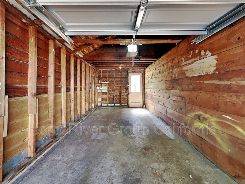 Building Photo - 1036 10th Ave