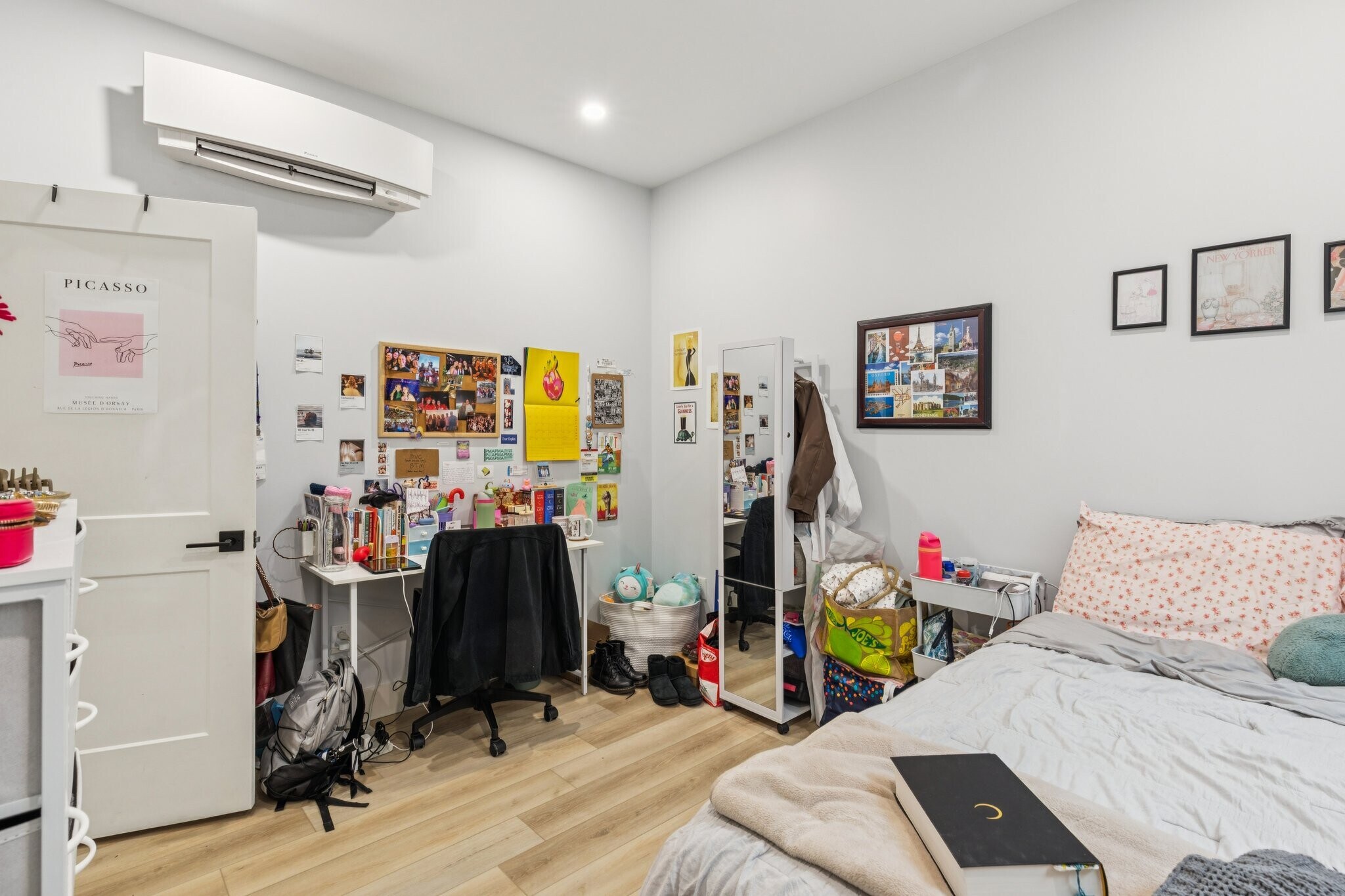 Building Photo - 3849 Lancaster Ave