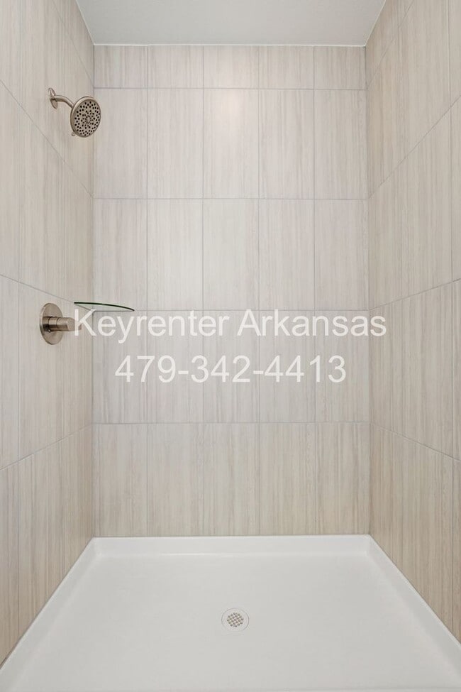 Building Photo - Brand New Duplex in Fayetteville!