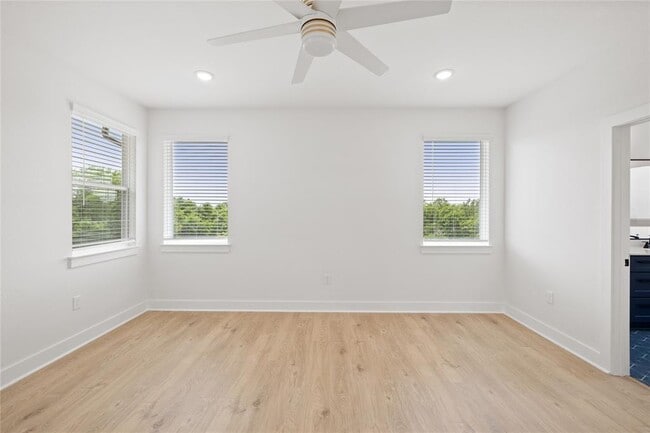 Building Photo - 1608 Kit Cir