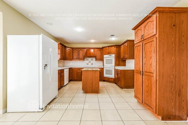 Building Photo - 13697 Crystal River Dr