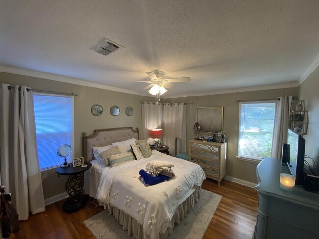 Building Photo - 3315 25th St