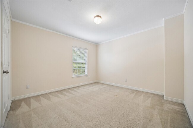 Building Photo - 10108 Hidden Creek Falls Ln