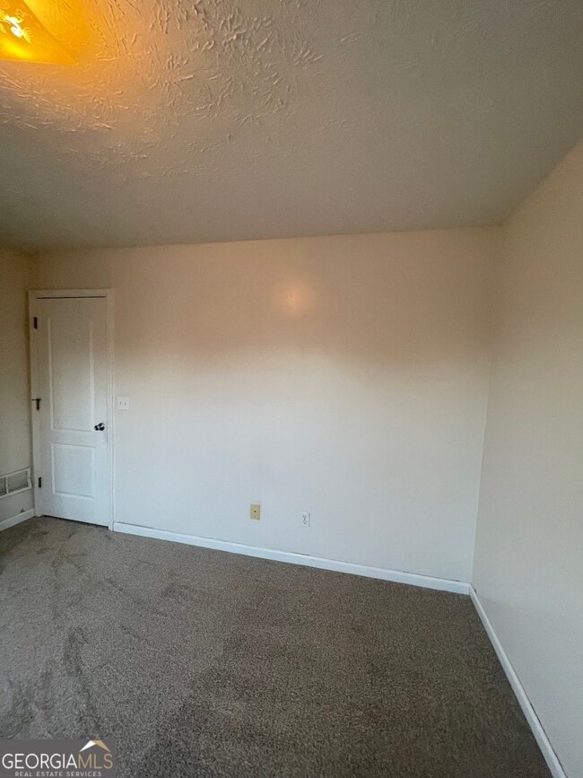 Building Photo - 721 Meadow Spring Dr