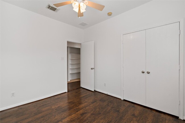 Building Photo - Jefferson Street, Pearland, TX 77584 - 3 BR 2 BA single-family home