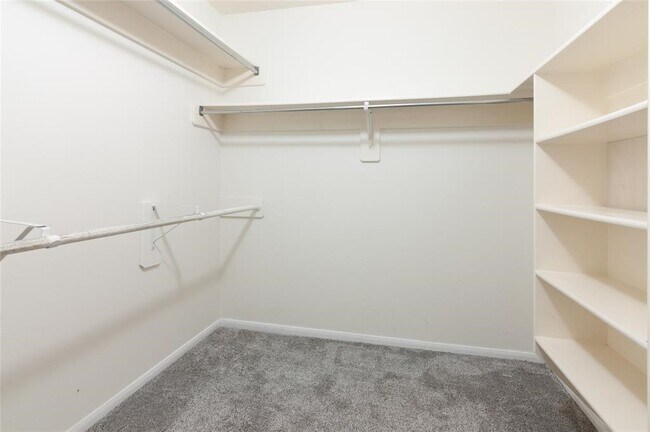 Building Photo - 7231 Brockington Dr