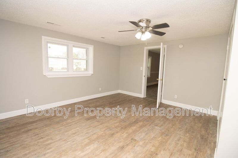 Building Photo - 278 Hollywood Dr