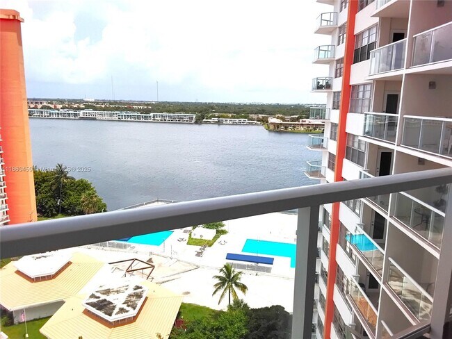 Building Photo - 1351 NE Miami Gardens Dr