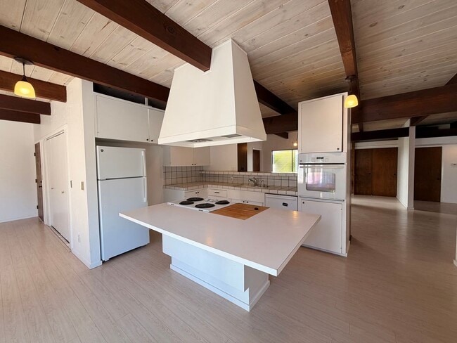 Building Photo - Mid-Century Modern Coastal Retreat – Walk to Beach & Bike to Aptos Village | 4+ Bed / 2 Bath