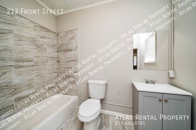 Building Photo - 213 Front St