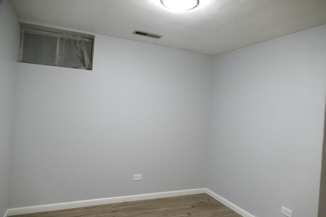 Building Photo - 5507 S Washington St