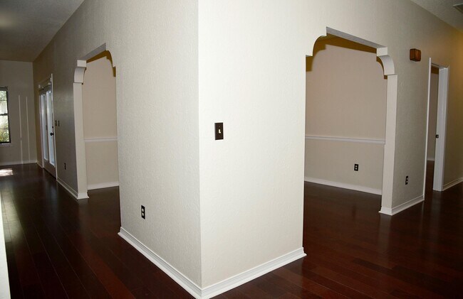 Building Photo - 116 Baywind Dr