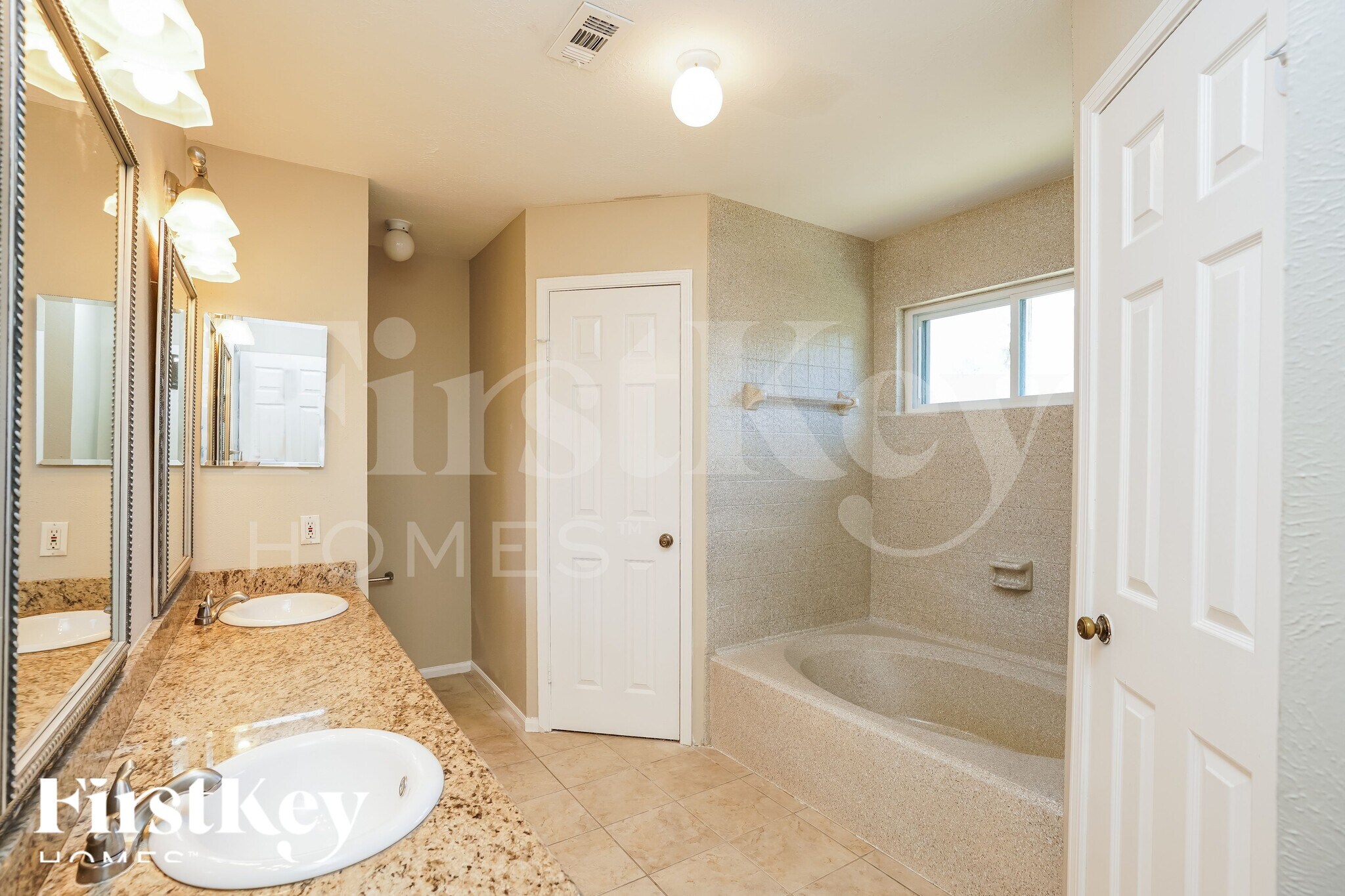 Building Photo - 7834 Sunny Ridge Dr