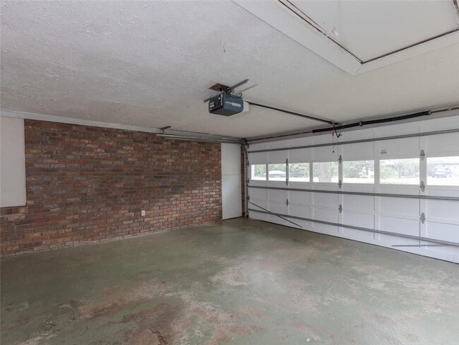 Building Photo - 1110 Grimes Bridge Rd