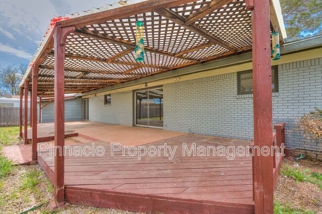 Building Photo - 2618 A&M