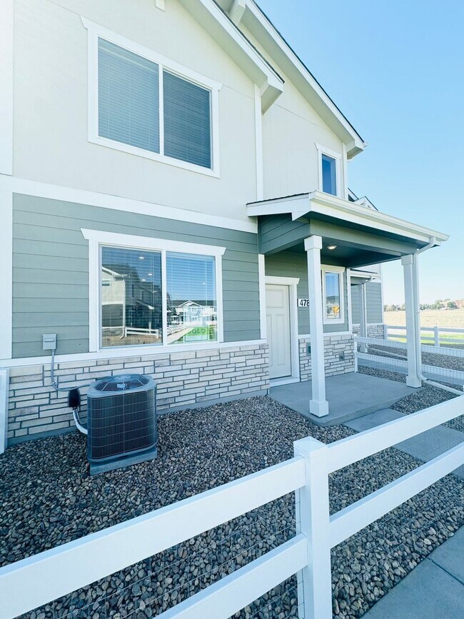 Building Photo - Gorgeous 2024 Townhouse 2 bed/ 2.5 bath  Near Johnstown YMCA