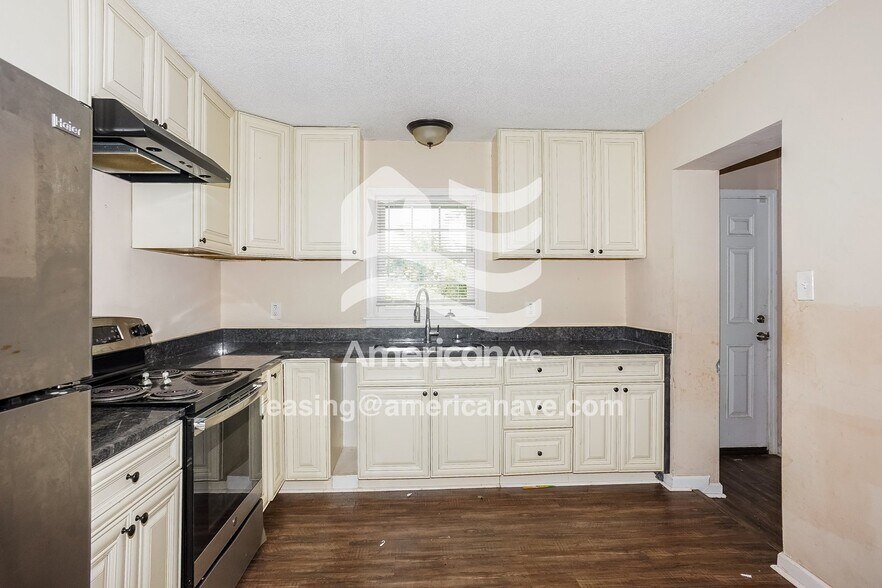 Building Photo - 2430 Golden Camp Rd