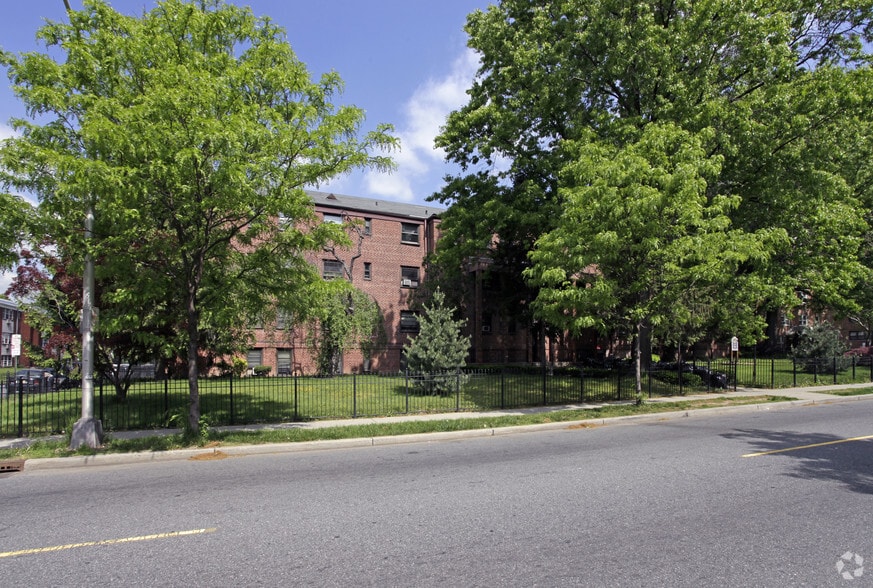 Primary Photo - 255 South Harrison