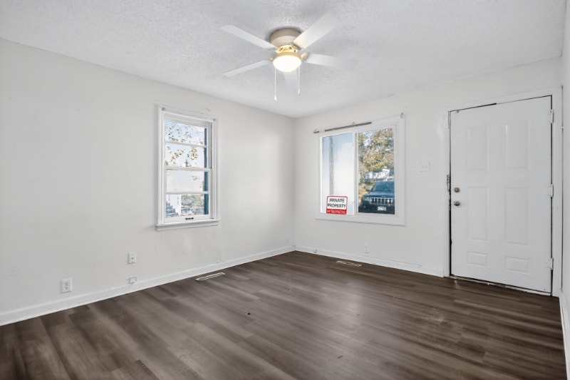 Building Photo - 1971 E Cantrell St