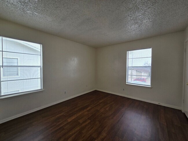 Building Photo - 1309 Quail Cir