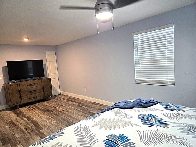 Building Photo - 5105 Tangerine Ave S