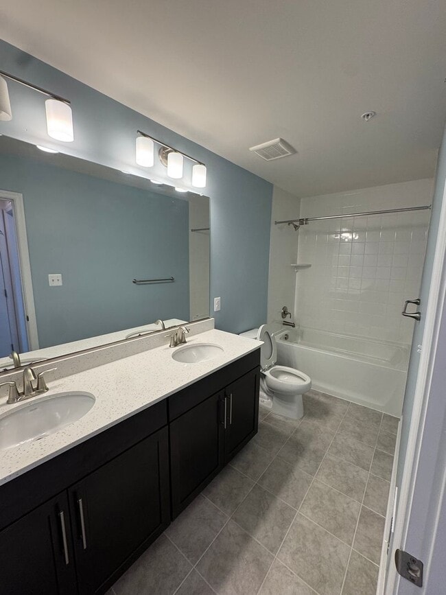 Building Photo - Spacious, Modern Condo in Owings Mills — M...