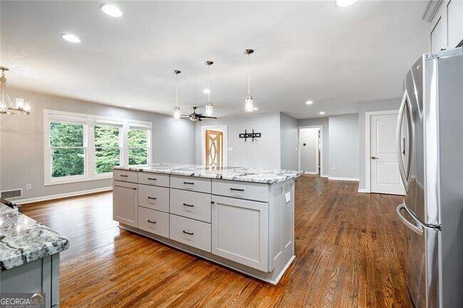 Building Photo - 2470 Landeau Cir
