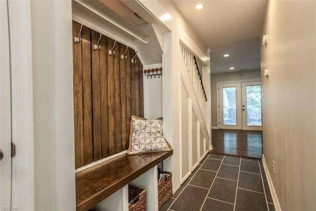 Building Photo - 1678 Skiffes Creek Cir