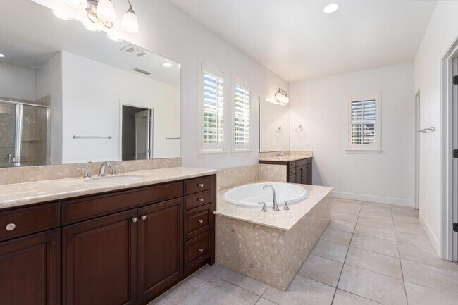 Building Photo - 4970 Trescott Ct