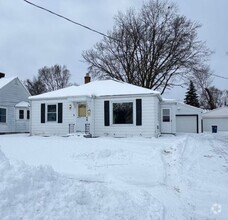 Building Photo - Adorable home on the NE side of Grand Rapids!