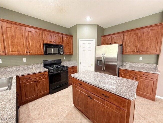 Building Photo - 5057 Shadow Valley St
