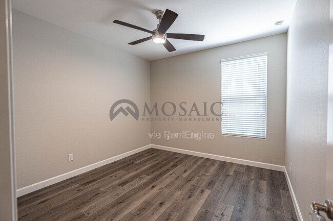 Building Photo - 763 W Brangus Way