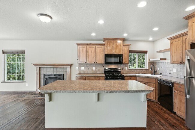 Building Photo - 23732 N Lakeview Blvd