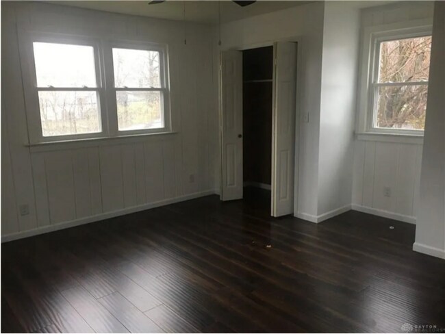 Building Photo - 144 W Fairview Ave