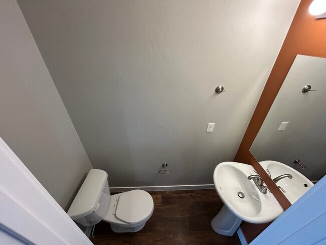 Building Photo - 14369 S Oakfield Way