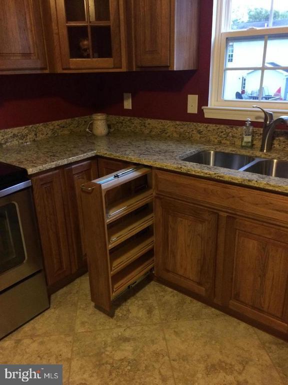 Building Photo - 105 Little River Dr