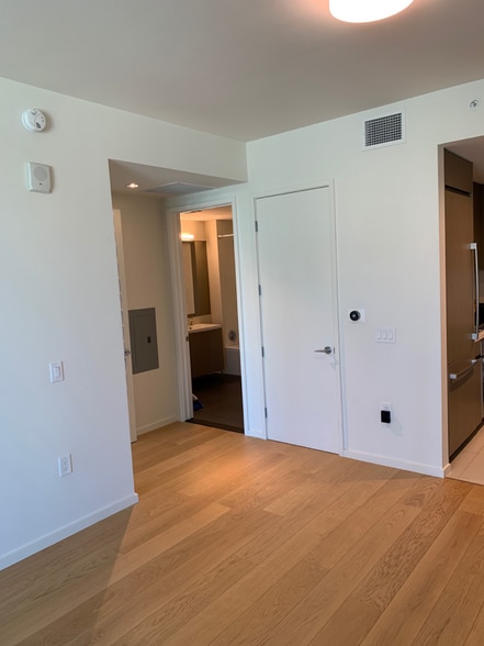 Building Photo - 889 Francisco St