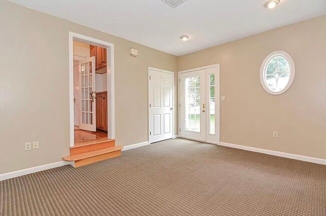 Building Photo - 185 June St