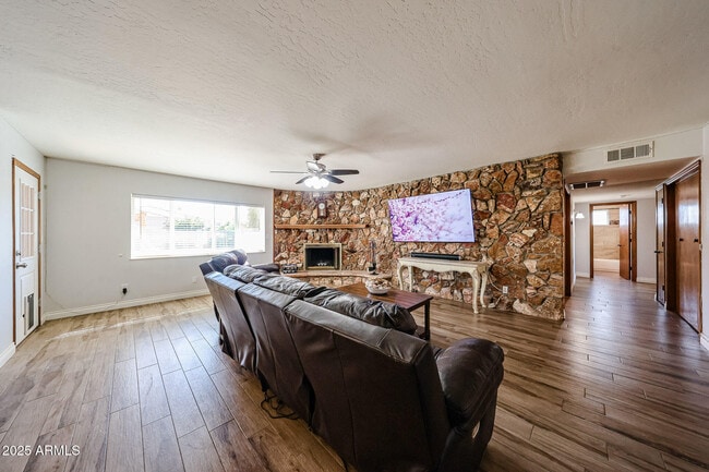 Building Photo - 16227 North 21st St